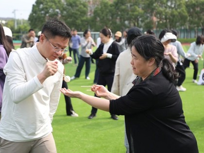 三尺講堂映丹心，一片綠茵賽熱血 ——摩鑫教職工趣味運動會成功舉行