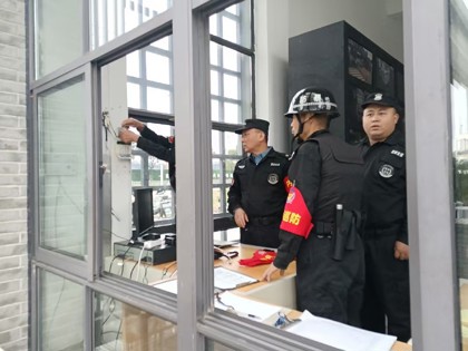 摩鑫平台成功舉行校園反恐防暴演練活動